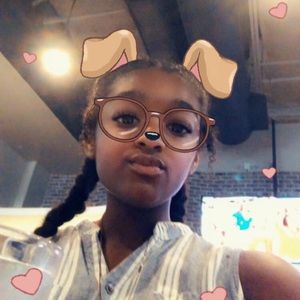 Meet your Posher, Mia